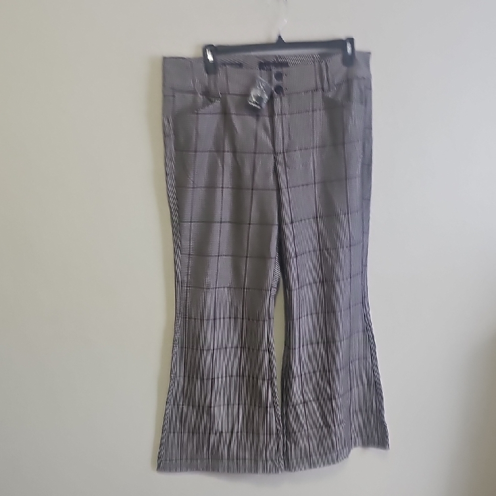 NWT Torrid Black and White Plaid Flare Pants